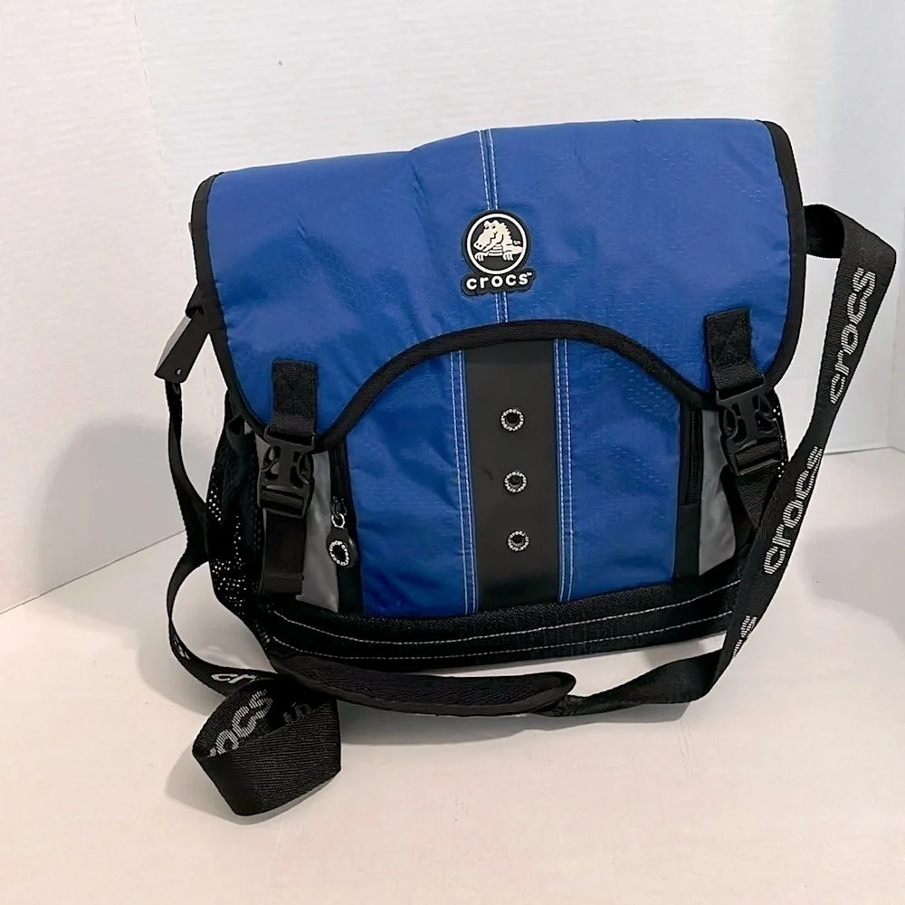 CROCS Student's UNISEX messenger shoulder school laptop bag blue and black NWOT